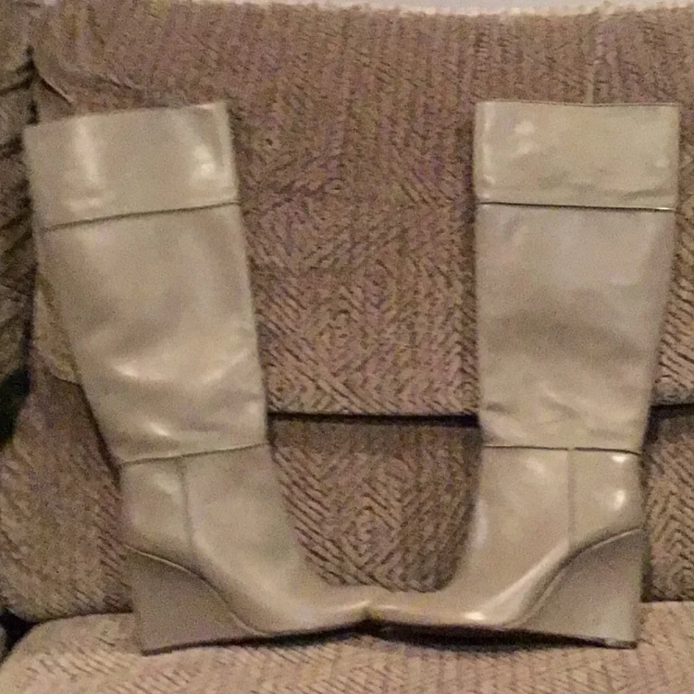 Tory Burch authentic light olive boots